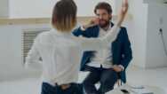 BODY LANGUAGE MADE EASY